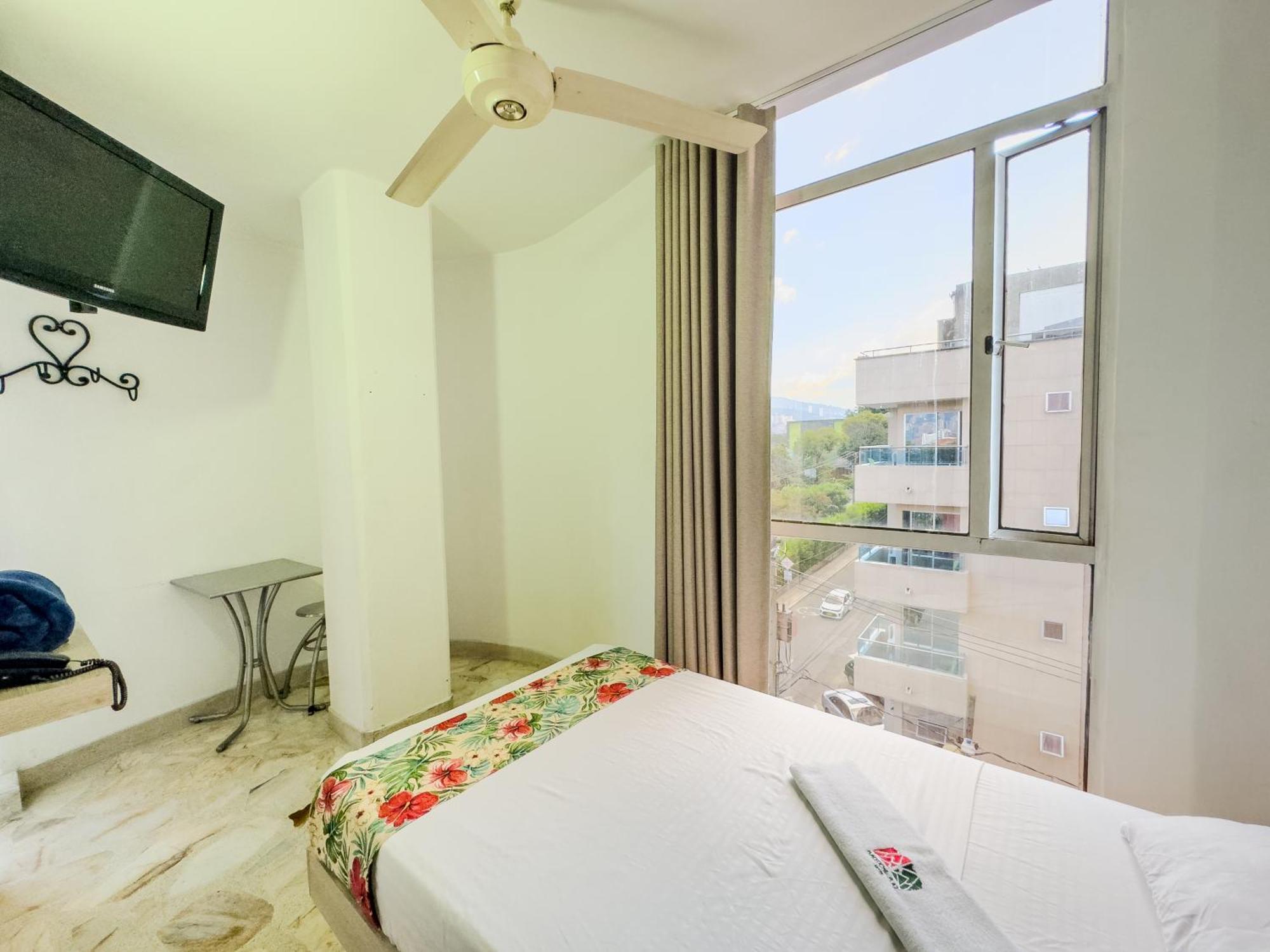 Hotel Macedonia Plaza Medellin Итагуи Экстерьер фото