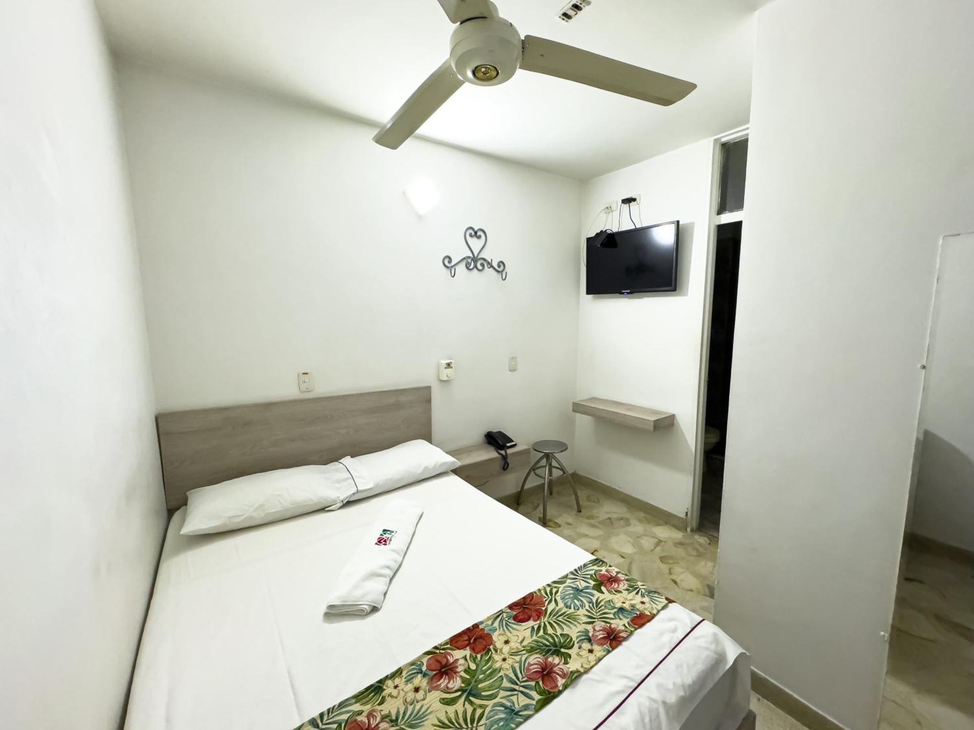 Hotel Macedonia Plaza Medellin Итагуи Экстерьер фото