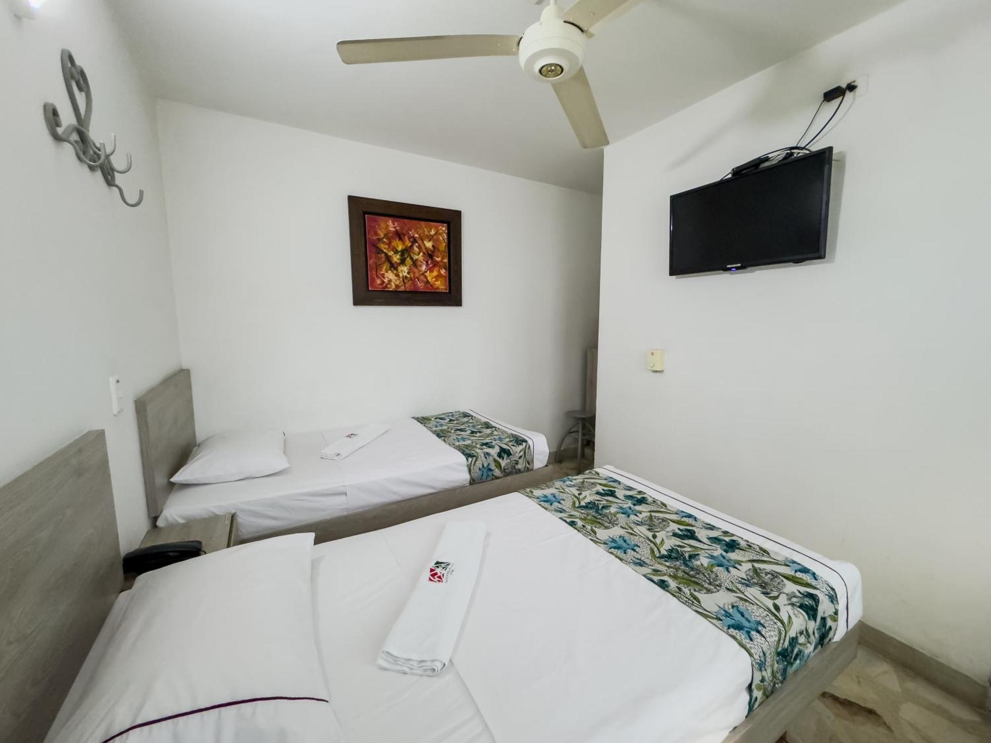 Hotel Macedonia Plaza Medellin Итагуи Экстерьер фото