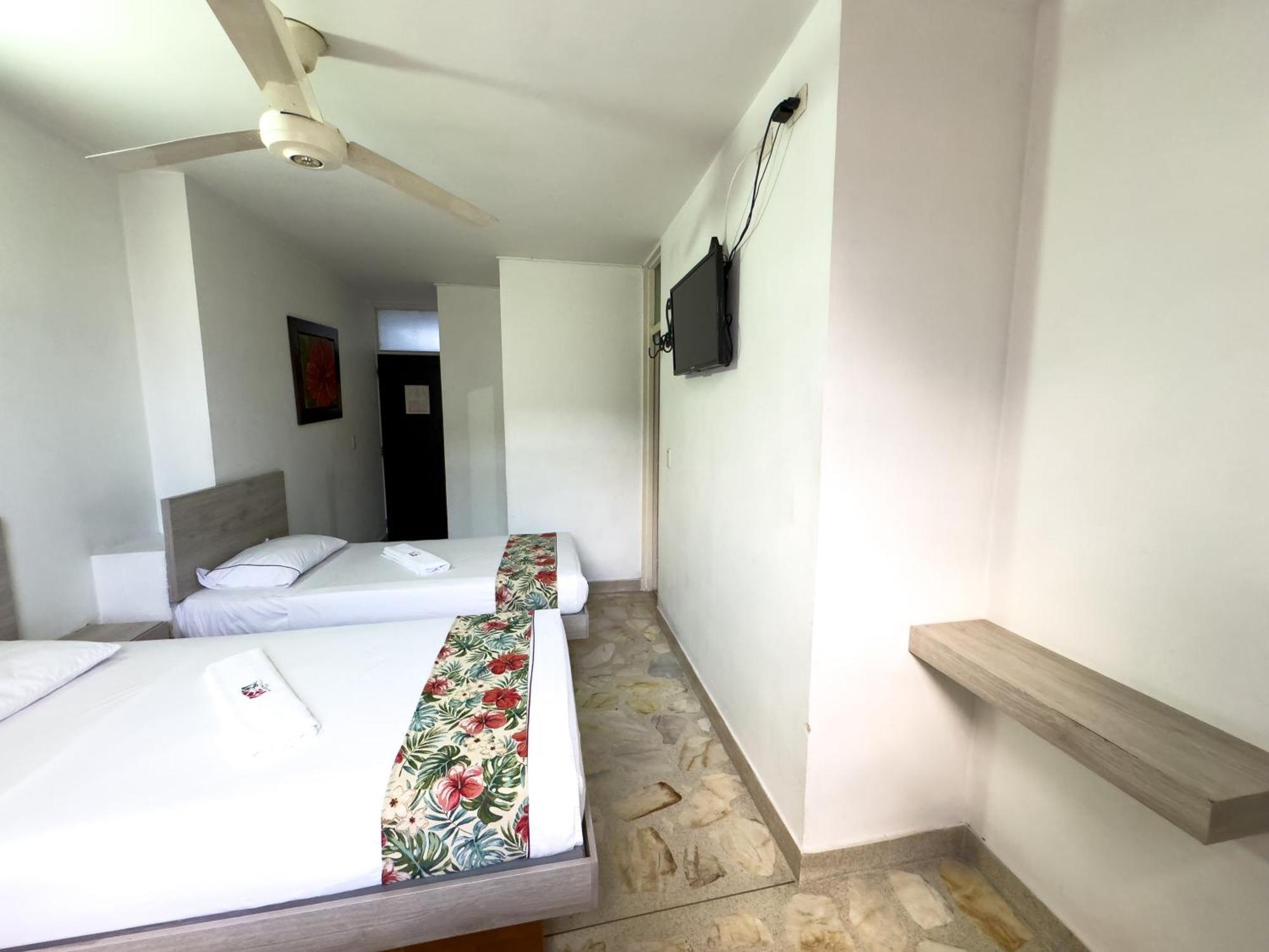 Hotel Macedonia Plaza Medellin Итагуи Экстерьер фото